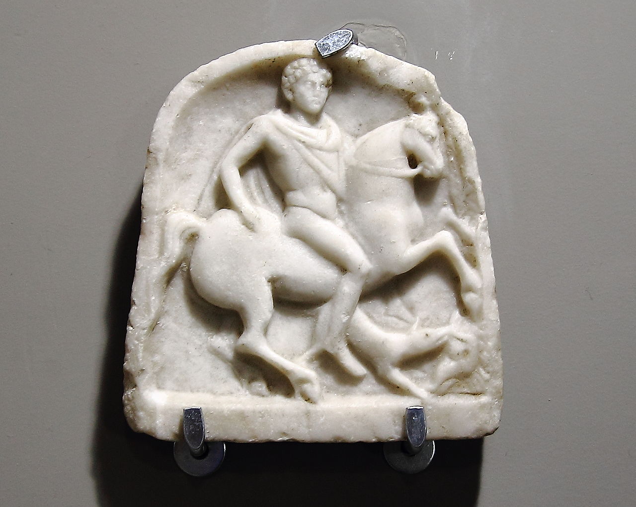 COMPARANDUM: Marble votive tablet of the Thracian Horseman, 3rd century AD