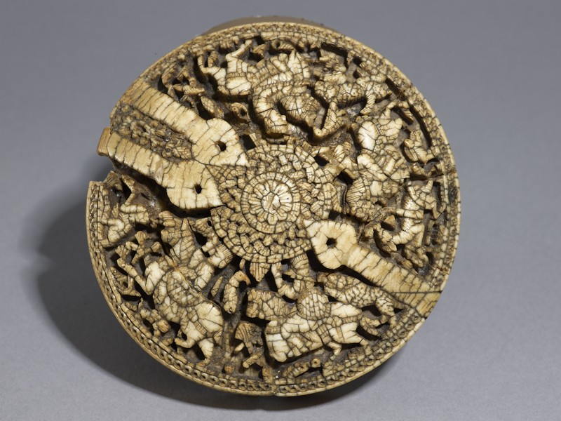 Casket lid with huntsmen and animals, 998-9, Córdoba, Umayyad Caliphate (present-day Spain)
