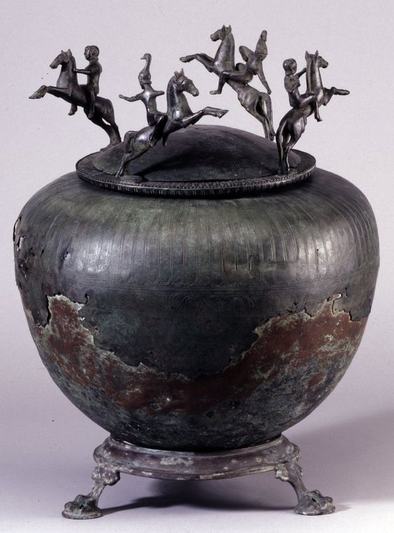Bronze cinerary urn with lid, cr. 500 BC (?), Etruscan