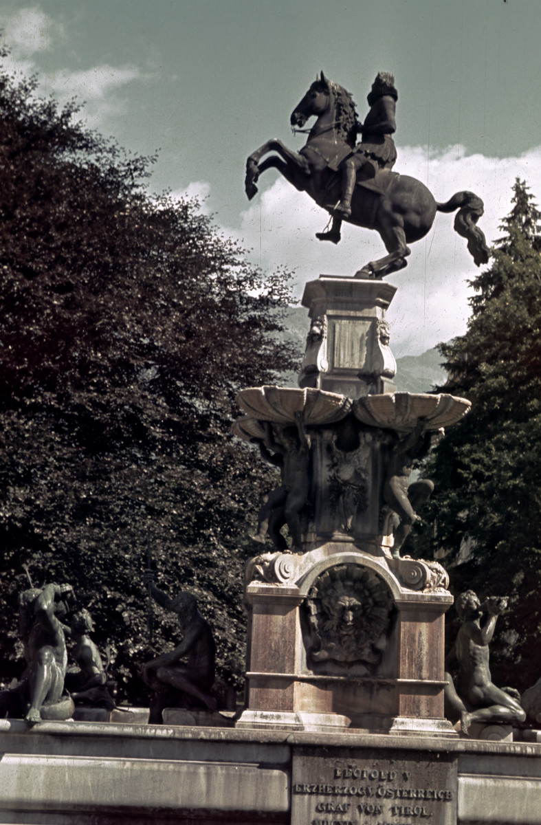 Leopoldsbrunnen, photograph taken before 1941, 1623-30, Position: 1893, Innsbruck, Austria