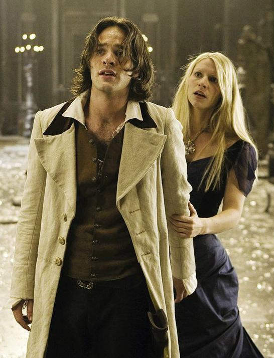 Tristan Thorn (Charlie Cox) and Yvaine (Claire Danes), scene from 'Stardust', 1997 novel, 2007 film